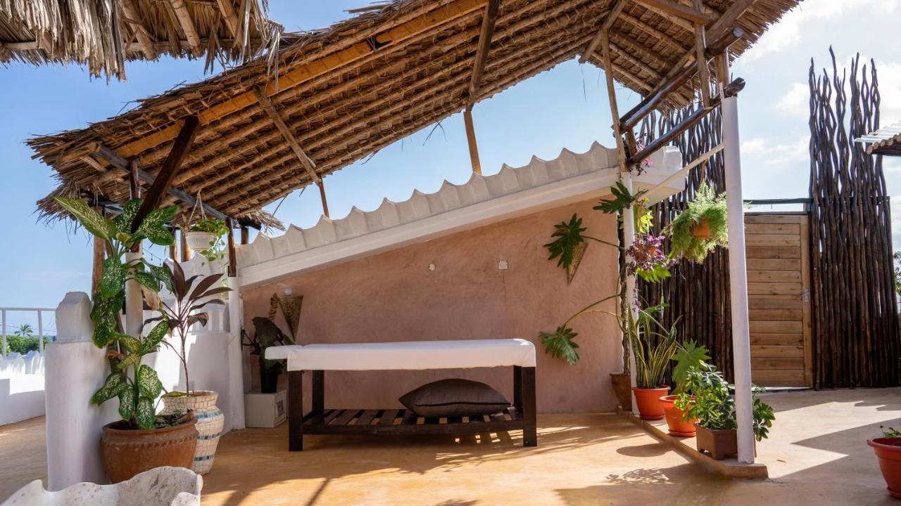 Tulia House Backpackers Hostel Mombasa Ngoại thất bức ảnh