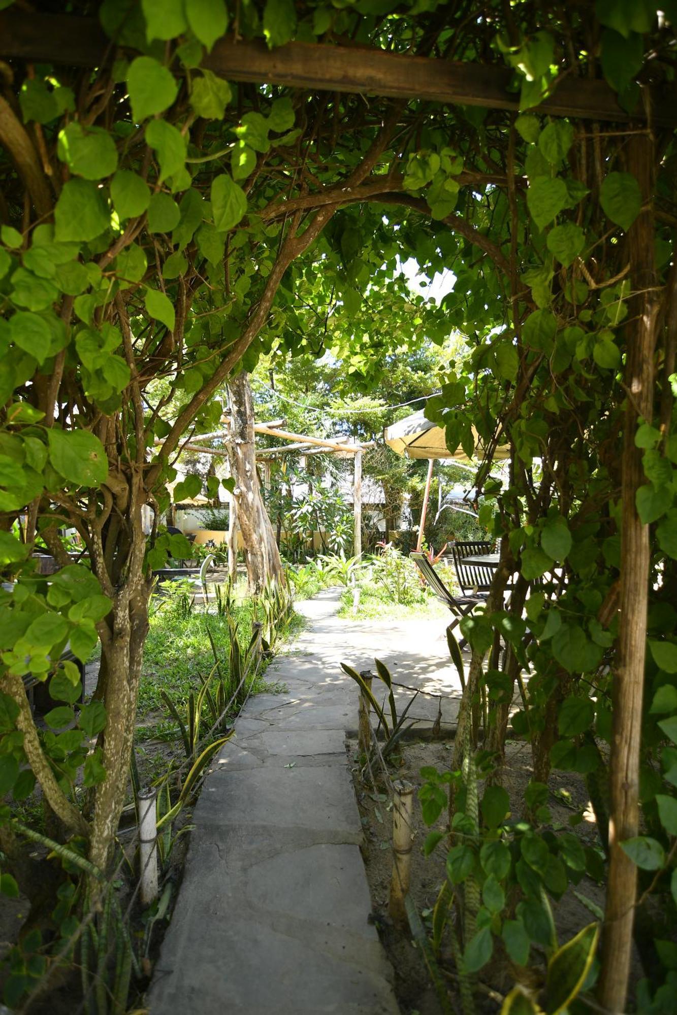Tulia House Backpackers Hostel Mombasa Ngoại thất bức ảnh