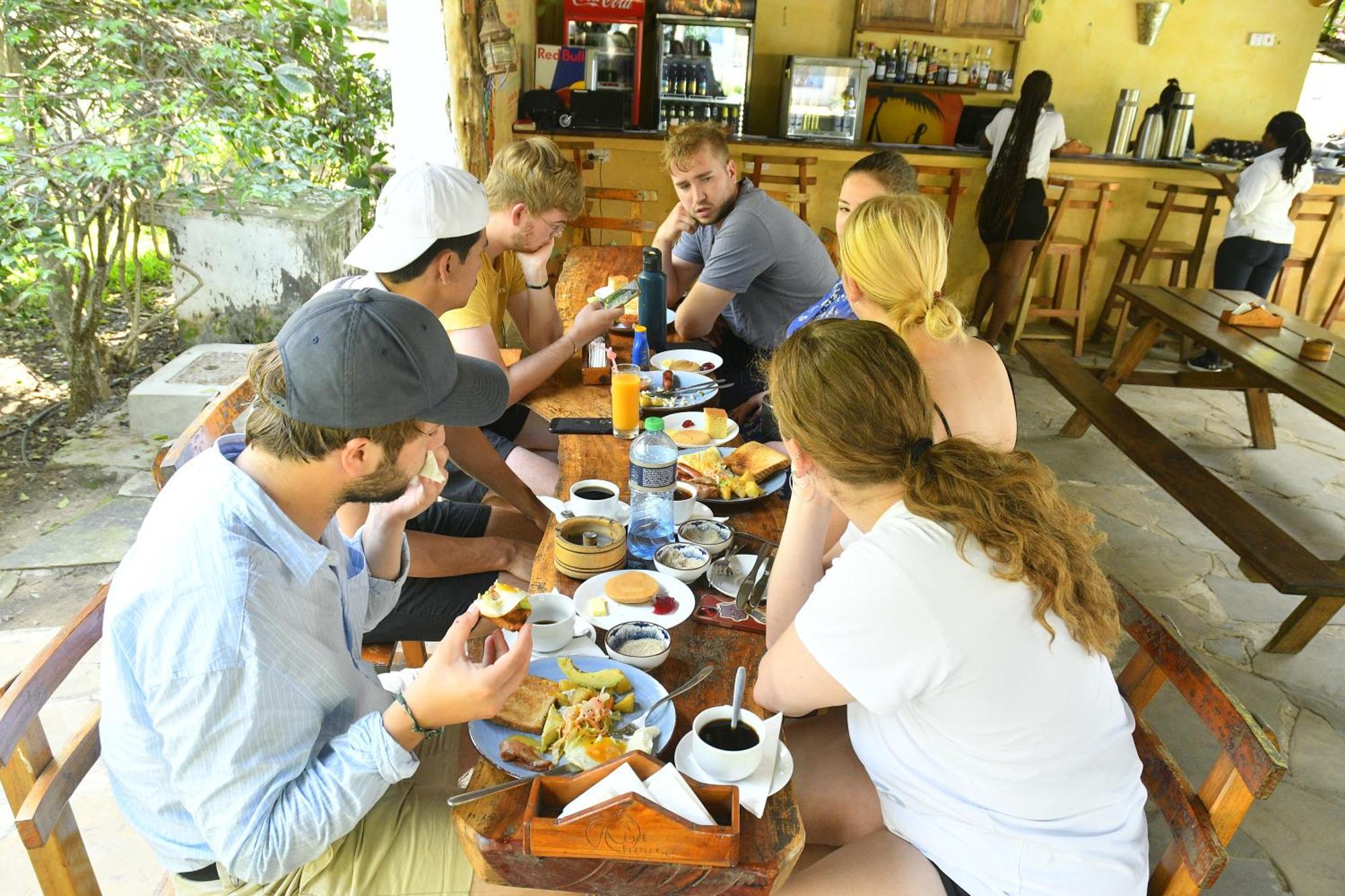 Tulia House Backpackers Hostel Mombasa Ngoại thất bức ảnh