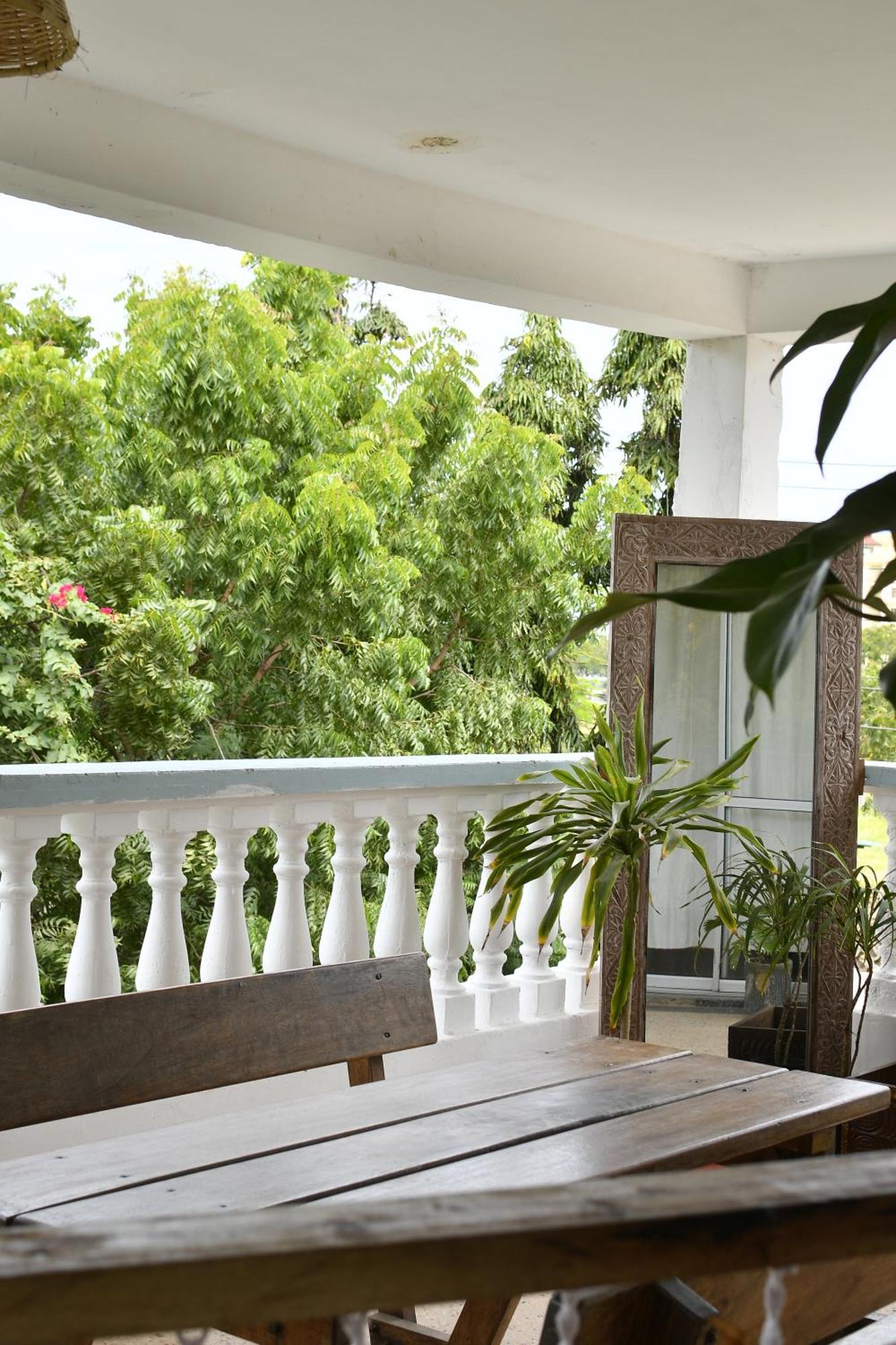 Tulia House Backpackers Hostel Mombasa Ngoại thất bức ảnh